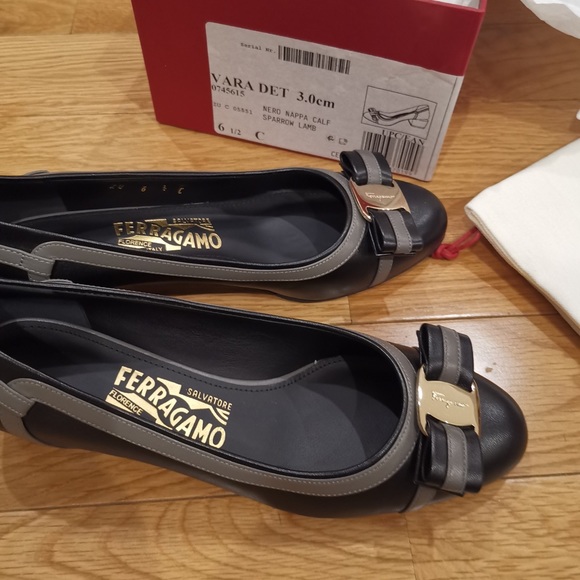 Salvatore Ferragamo woman shoes；